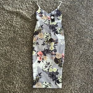 Boohoo dress size 2. NWT- B5
